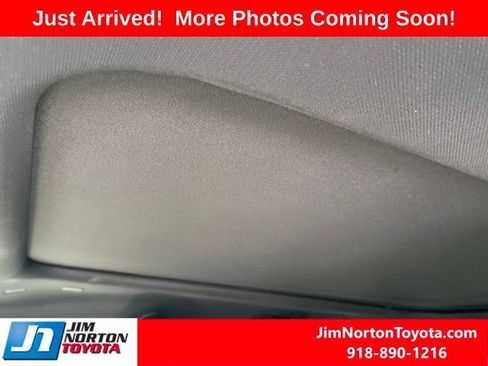 Used 2021 Chrysler Pacifica Limited w/ Premium & Safety Sphere Group FWD image 11