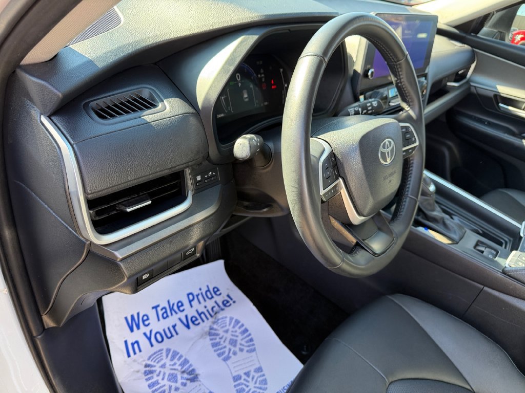 Used 2025 Toyota Grand Highlander AWD image 32