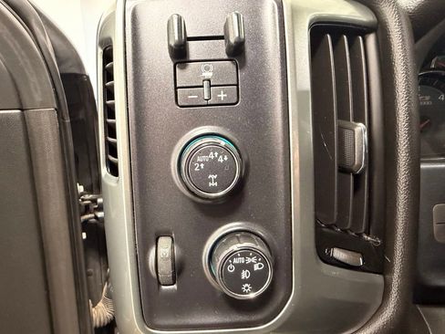 Used 2018 Chevrolet Silverado 1500 LT w/ All Star Edition image 22