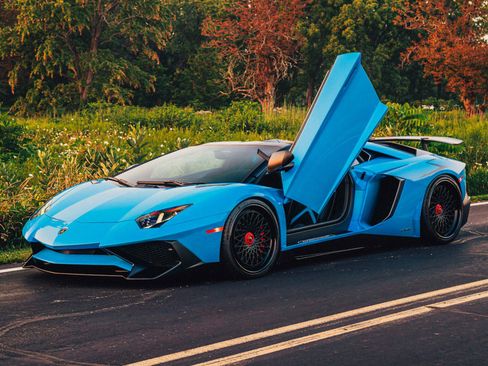 Used 2016 Lamborghini Aventador LP 750-4 Superveloce image 2