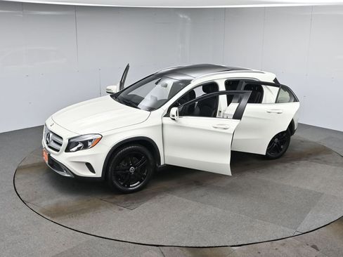 Used 2017 Mercedes-Benz GLA 250 GLA 250 image 51