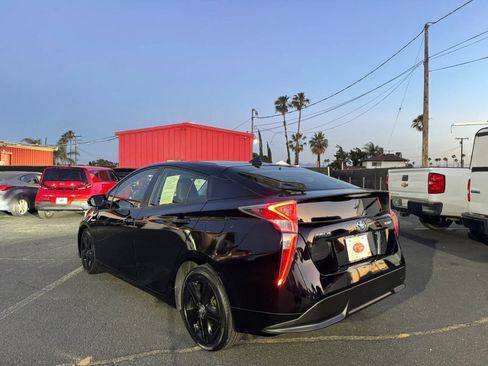 Used 2016 Toyota Prius Four Touring FWD image 5