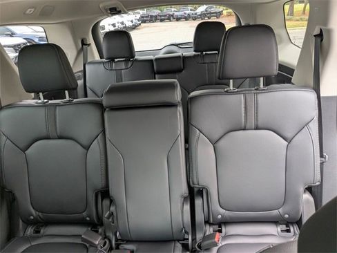 New 2025 Honda Pilot Touring image 31