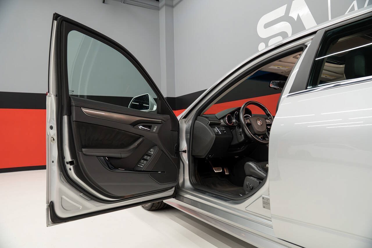 Used 2010 Cadillac CTS V RWD image 38