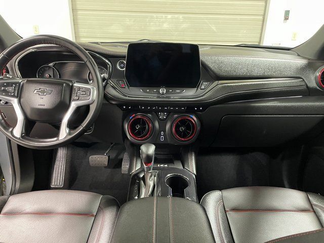 Used 2025 Chevrolet Blazer RS w/ Enhanced Convenience Package AWD/4WD image 13