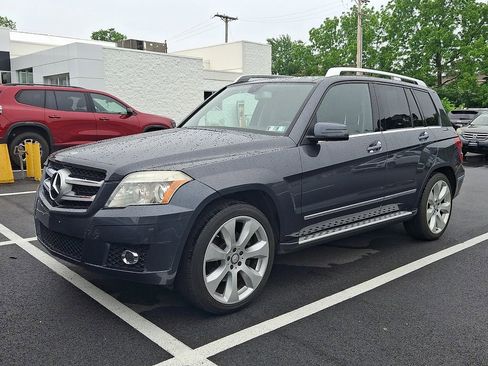 Used 2010 Mercedes-Benz GLK 350 4MATIC image 3