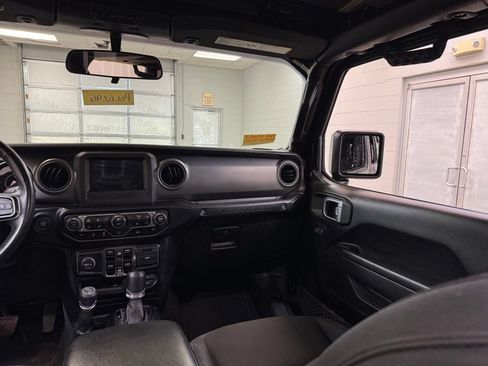 Used 2022 Jeep Wrangler Unlimited Sport AWD/4WD image 25