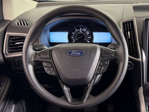 Used 2024 Ford Edge SE w/ Black Appearance Package image 10