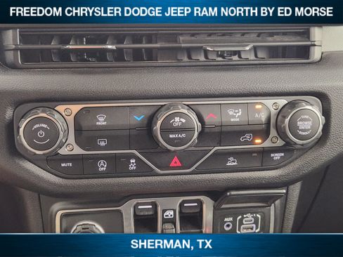 Used 2025 Jeep Wrangler Unlimited Sport AWD/4WD image 13