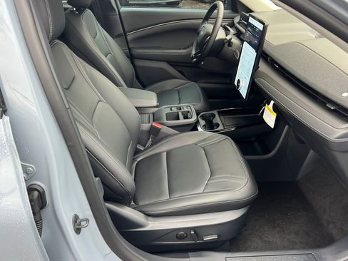 New 2025 Ford Mustang Mach-E Premium image 14