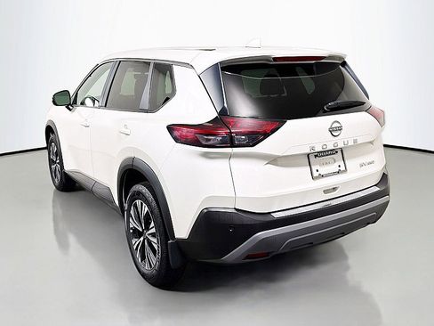 Used 2023 Nissan Rogue SV image 5