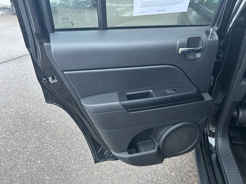 Used 2017 Jeep Patriot High Altitude image 13