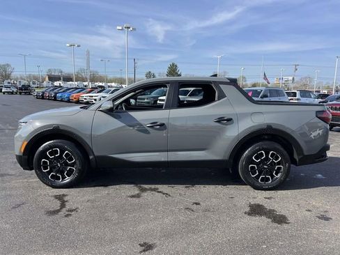 Used 2023 Hyundai Santa Cruz SE image 4