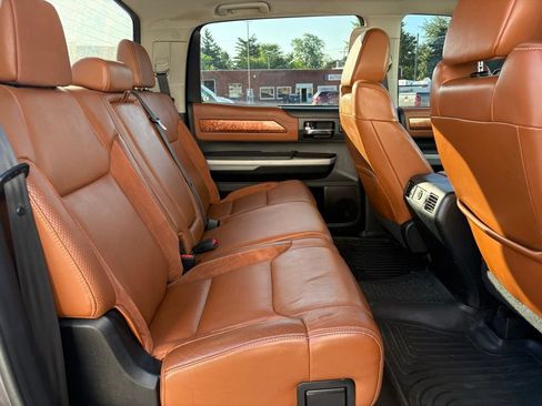 Used 2019 Toyota Tundra 4x4 CrewMax image 15