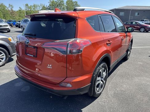 Used 2016 Toyota RAV4 LE AWD/4WD image 8