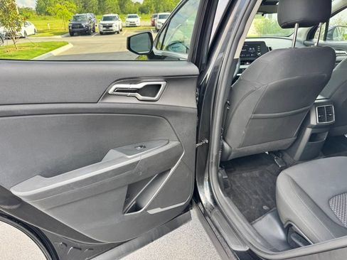 Used 2024 Kia Sportage LX FWD image 27