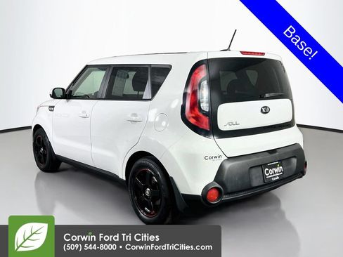 Used 2015 Kia Soul FWD image 11
