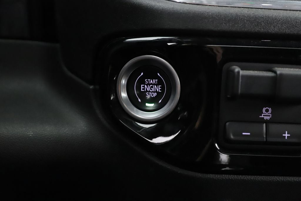 Used 2023 GMC Sierra 1500 SLT AWD/4WD image 23
