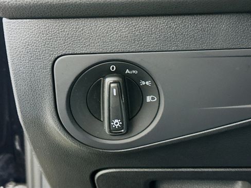 Used 2024 Volkswagen Tiguan S image 17