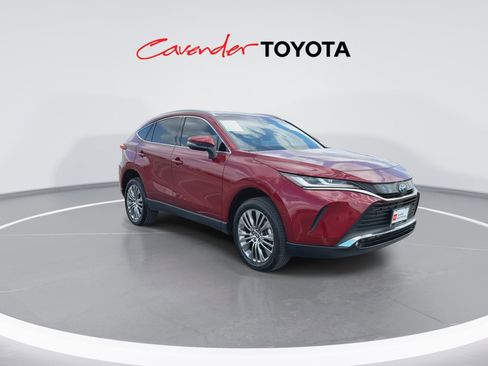 Certified 2023 Toyota Venza XLE image 2