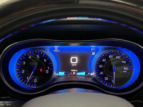 Used 2017 Chrysler 300 C w/ Safetytec Plus Group RWD image 39