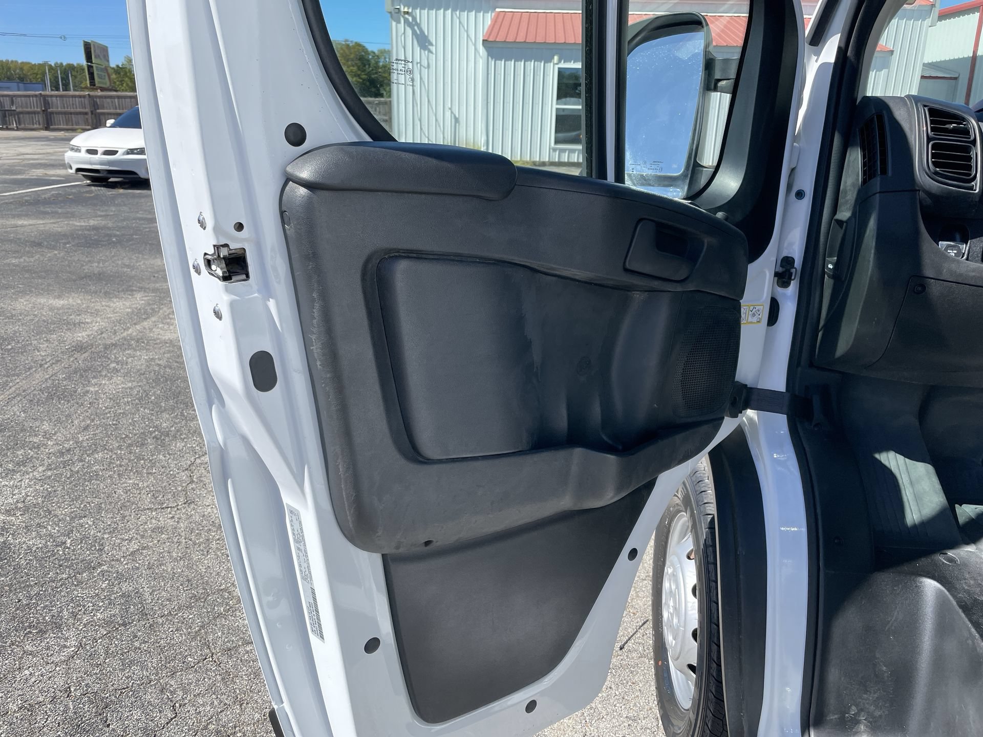 Used 2025 RAM ProMaster 2500 w/ Convenience Group FWD image 12