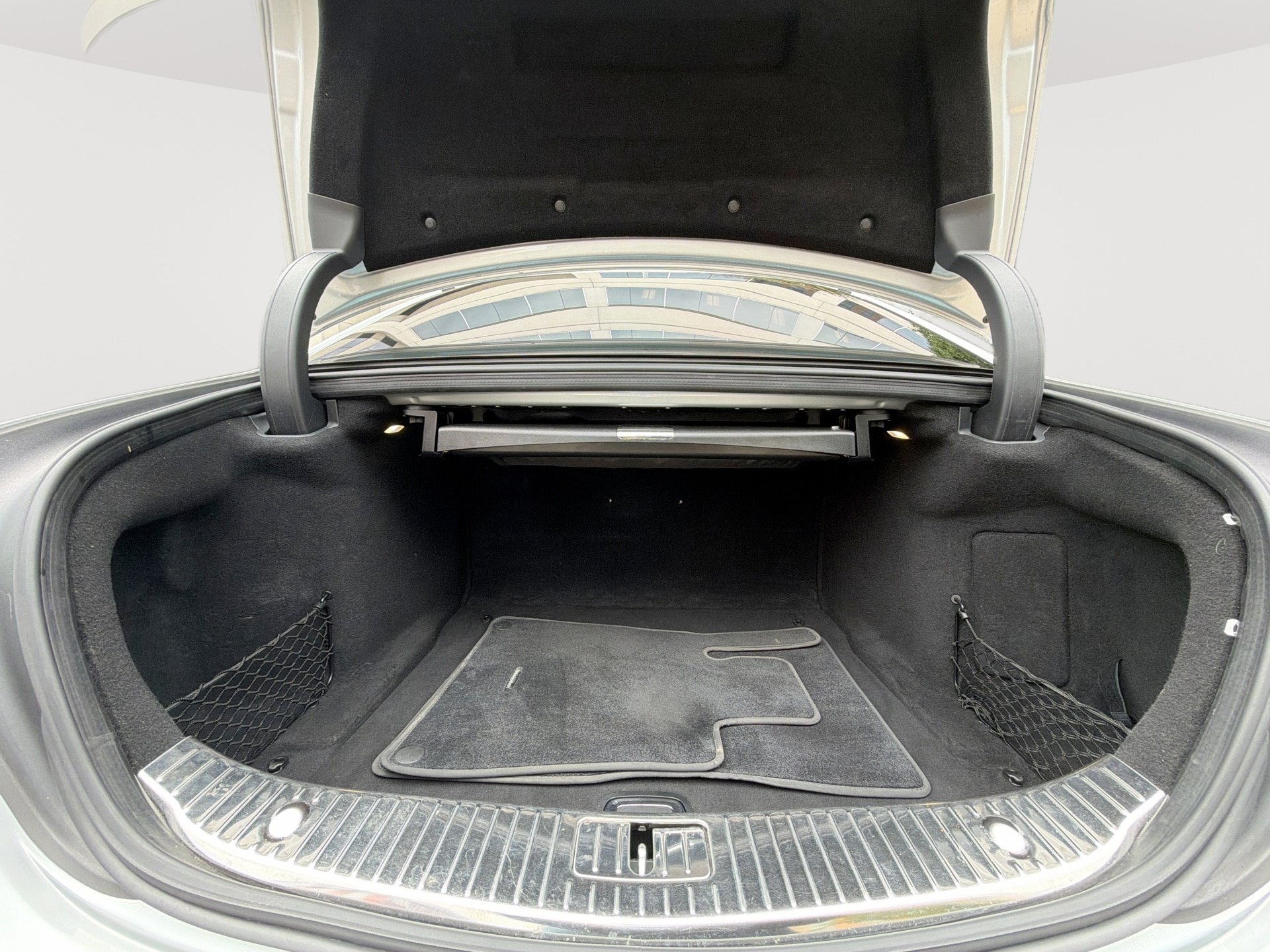 Used 2018 Mercedes-Benz S 560 4MATIC Sedan image 22