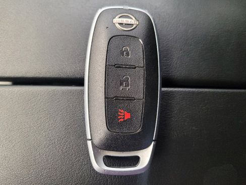 Used 2023 Nissan Rogue S image 32