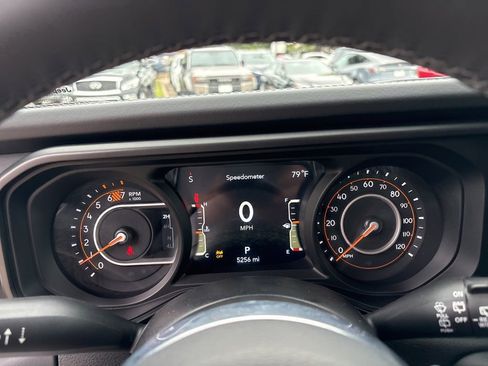 Used 2026 Jeep Wrangler Unlimited Sahara AWD/4WD image 12