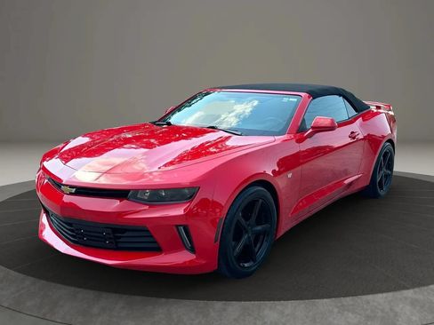 Used 2018 Chevrolet Camaro LT RWD image 7