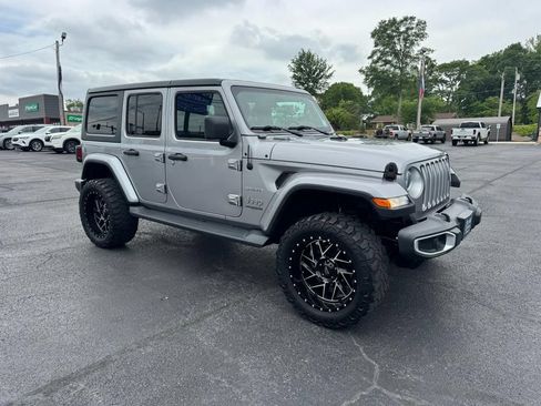 Used 2020 Jeep Wrangler Unlimited Sahara AWD/4WD image 4