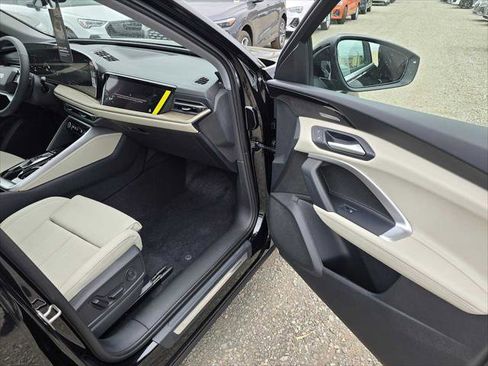 New 2025 Audi Q5 Prestige image 12