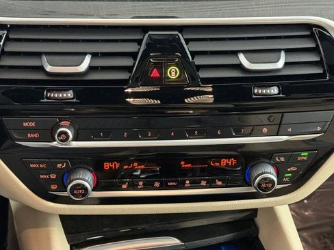 Used 2023 BMW 530e w/ Executive Package image 20