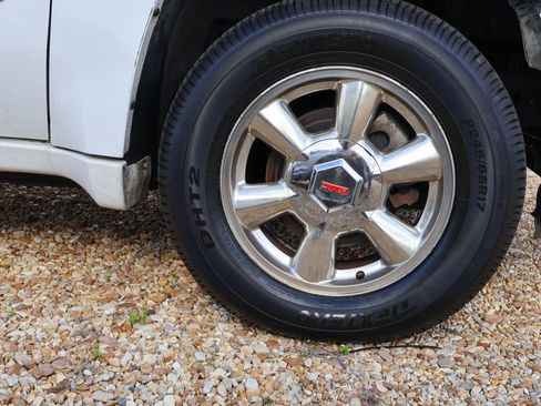 Used 2006 GMC Envoy SLE image 10