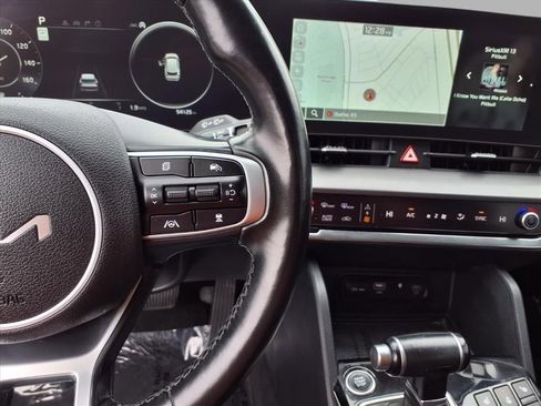 Used 2023 Kia Sportage SX image 12