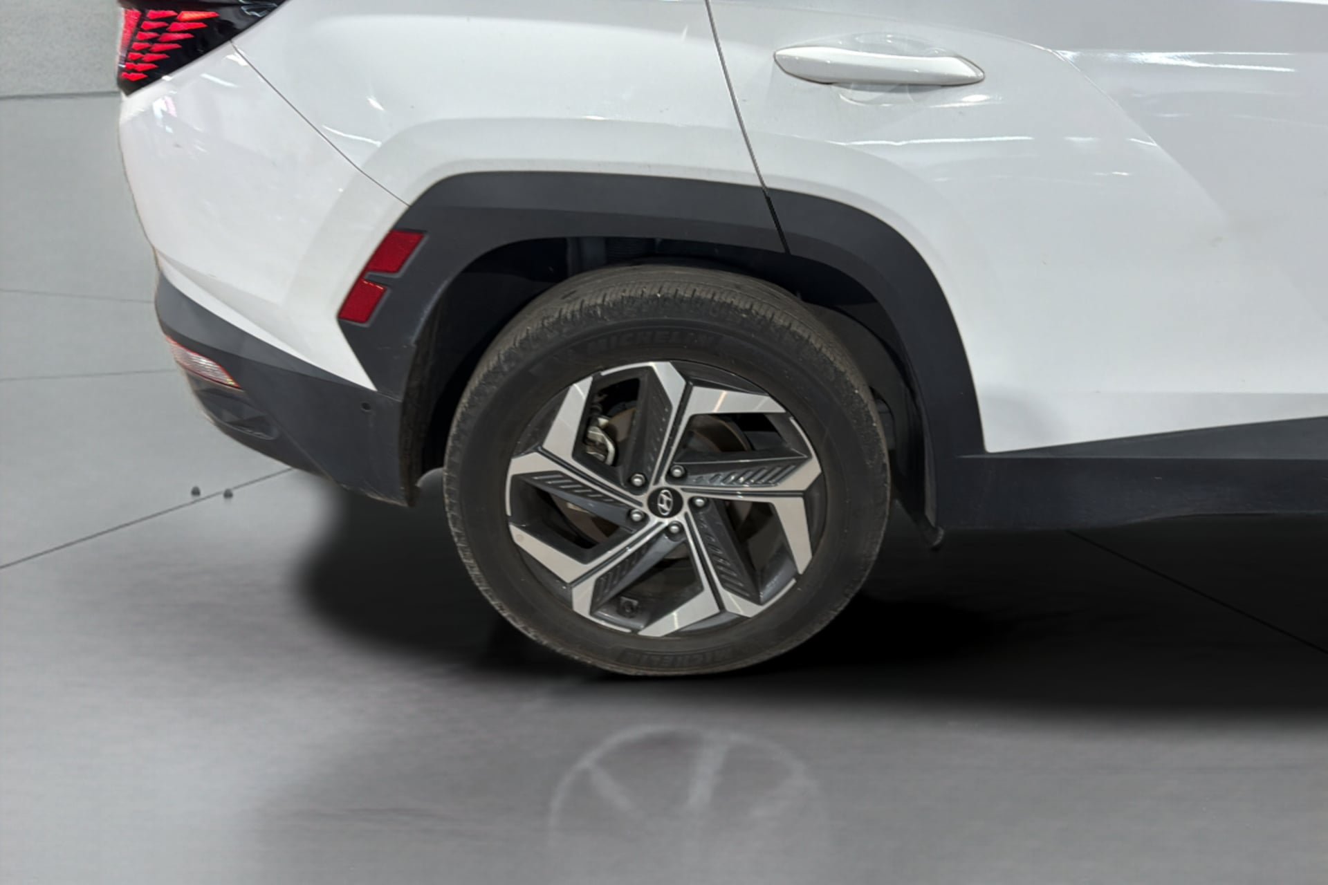 Used 2023 Hyundai Tucson Limited AWD/4WD image 35