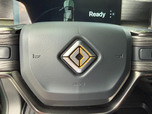 Used 2025 Rivian R1S Adventure AWD/4WD image 31