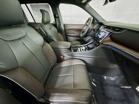 New 2025 Jeep Grand Cherokee Summit w/ Obsidian Package AWD/4WD image 29