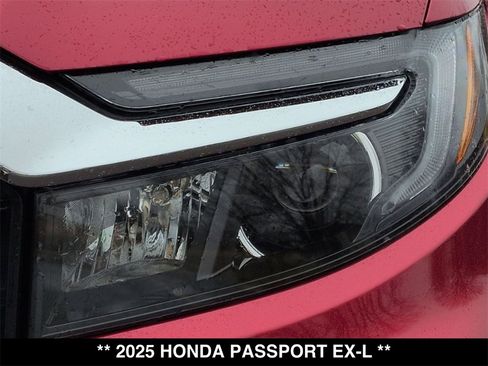 Used 2025 Honda Passport EX-L image 9