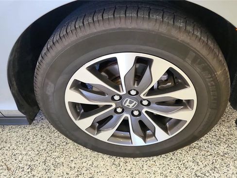 Used 2021 Honda Odyssey EX-L image 13