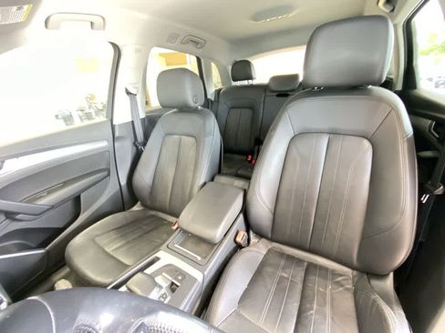 Used 2019 Audi Q5 2.0T Premium w/ Convenience Package AWD/4WD image 14