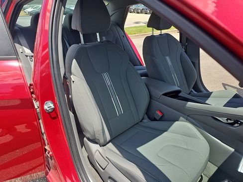 Certified 2024 Hyundai Elantra Blue FWD image 10