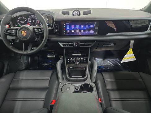 New 2026 Porsche Cayenne GTS AWD/4WD image 13