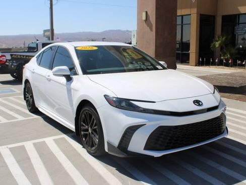 Used 2026 Toyota Camry SE FWD image 10