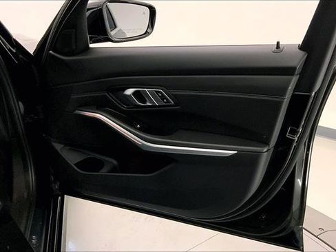 Used 2019 BMW 330i xDrive Sedan w/ Premium Package image 25