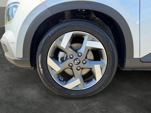 Used 2021 Hyundai Venue SEL w/ Premium Package FWD image 5