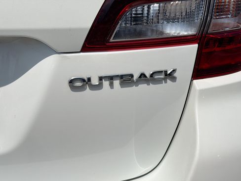 Used 2019 Subaru Outback 2.5i Premium AWD/4WD image 11
