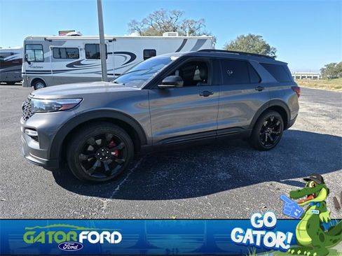 Used 2022 Ford Explorer ST w/ ST Street Pack image 9