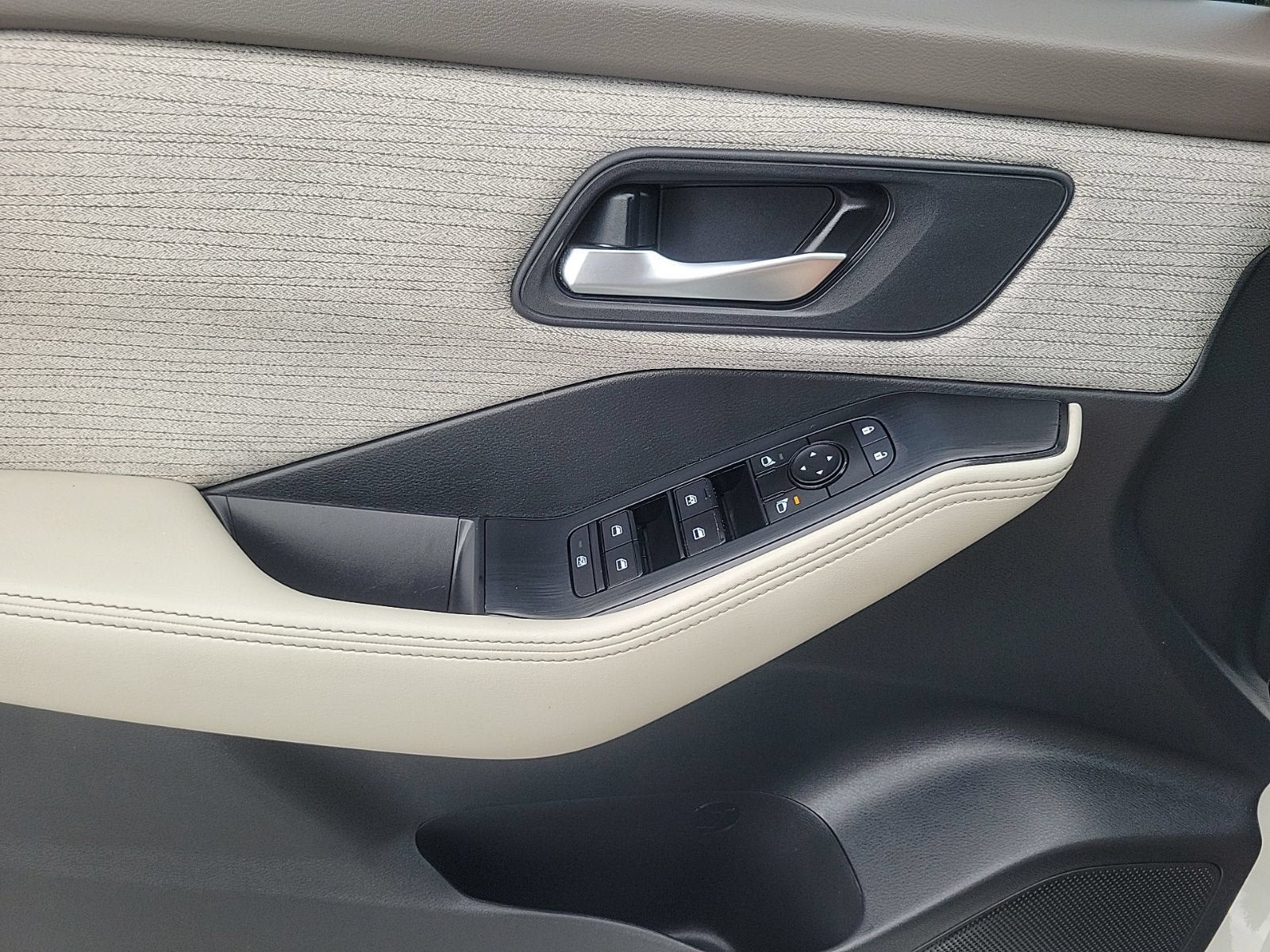 Used 2021 Nissan Rogue SV FWD image 20