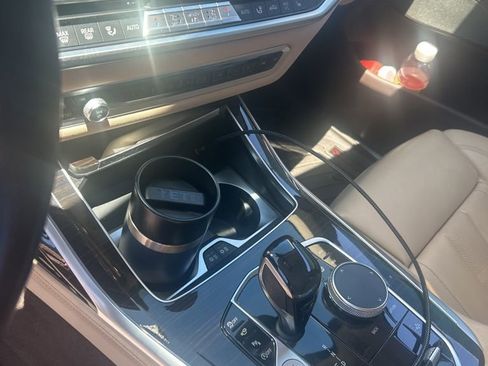 Used 2019 BMW X7 xDrive40i w/ Premium Package AWD/4WD image 14